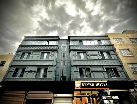 Rever Hotel