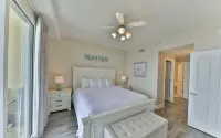 Gulf-Front Wraparound Balcony and Sparkling Pools - Stunning Coastal Retreat Hotels in Laguna Beach