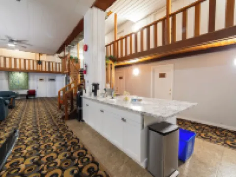 Uptowner Hotel Hotels in Central Kootenay