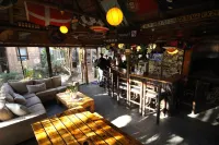 Saltycrax Backpackers Hotels in Bloubergstrand