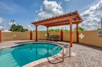 Quality Inn - Swimmingpools
