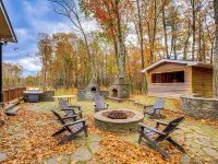 Private Hot Tub on 10 Acres: Cozy Catskill Getaway Hotels in Catskill