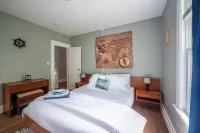 Nautical 3BR Sleeps 8 @ Tweed Airport W/ Fire Pit + Smart TVs Near Beach & Yale
