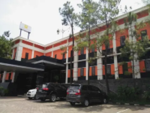 Hotel Emaki Jatinangor - Formerly Jatinangor Hotel & Restaurant Hotel di Sumedang Regency