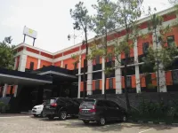 Hotel Emaki Jatinangor - Formerly Jatinangor Hotel & Restaurant Hotel dekat Lahan Edukasi Desa Giri Mekar