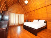 Villa Kampung Karuhun Sutan Raja Hotel a Pasirjambu