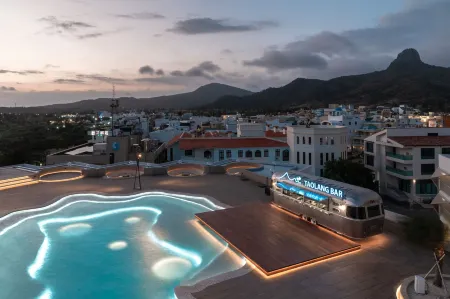 Hotel dùa Kenting Отели рядом с достопримечательностью «Национальный парк Гордона»