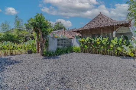 Yukke Tembi Homestay Отели в г. Bantul Regency