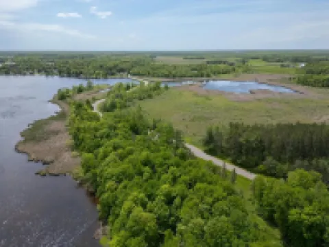 Lake home, 3 bd 3 bath, 2 car garage deck, dock, Video game, foosball, quiet bay