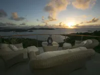 COUPLES RETREAT, HUGE OCEAN VIEWS, FREE KAYAKS & PADDLE BOARDS Hotels in Coral Bay