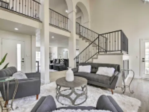 8 mi to Westgate Family-Friendly Glendale Home! Hotels in Glendale