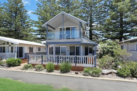 Kendalls Beach Holiday Park