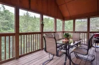 Fall is Here! Come Stay with us!Two Master King Suites.  Gated Golf Community.