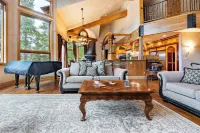Cherry Ridge by AvantStay Incredible Mountain Mansion w Game Room Hot Tub Views