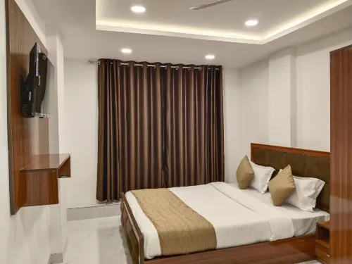 Hotel Shiv Indore - キッチン