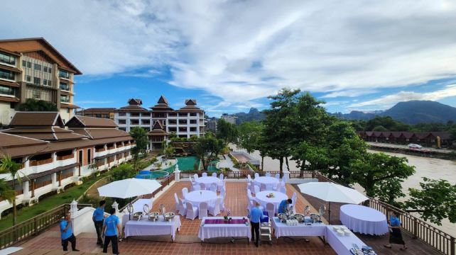 1. 푸반 비만방비엥..