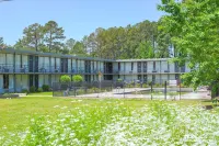 Masters Inn Selma Smithfield I-95 by OYO