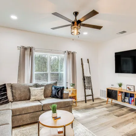 Winnsboro Barndominium w/ Fire Pit & Large Deck!