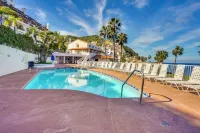 Gorgeous Catalina Island Condo with Golf Cart! - Pools