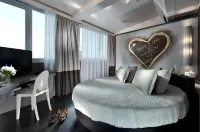 Hotel Lungomare - Parvekkeita