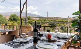 Hostal y Apartamento Rural Los Naranjos