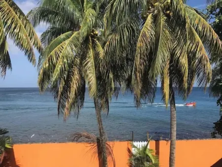 Very Clean 2 Bedroom Ocean View Apartment in Gouyave, Grenada