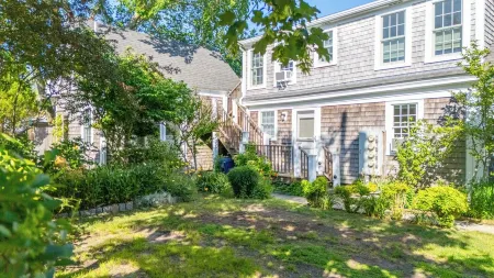 WaterView Cottage,  West End-Steps to Beach , Prv Deck & Garden,  Internet, Pkg