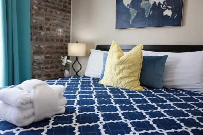 The Center of Savannah! Parking Pass Provided, Premium Access to Downtown