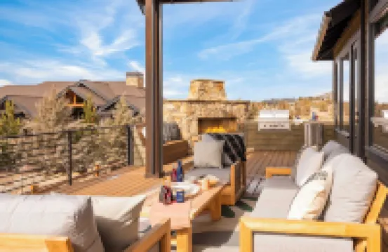 Heritage by AvantStay Luxe Oregon Retreat Deck