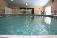 Hampton Falls Inn - piscina
