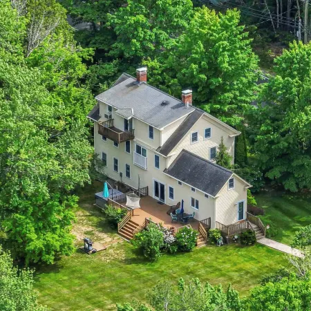 4 Bdr w/ Private Hot Tub, Backyard and Deck!