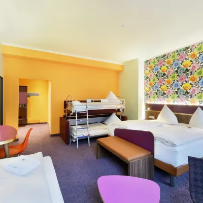 Cityhotel Thüringer Hof New Classic - Self Check-IN Hotel dekat Civic Gallery KUBUS