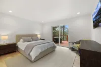 New Zephyr Cove Zen - Hot Tub & Summer Pool