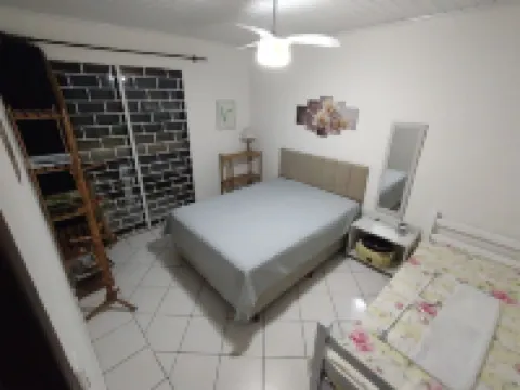 70 meters from the beach and with a sea view, 4.5 km from Morro do Cristo