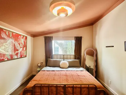 Palma Plaza Unit C Hotels in West Lake Hills
