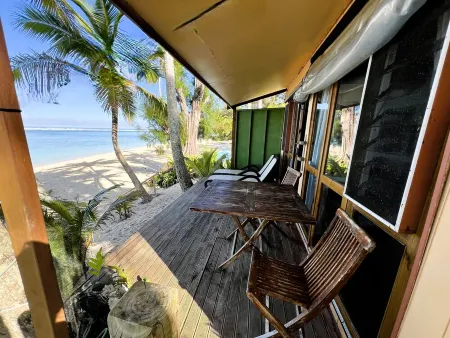 TeRito Lagoon Beachfront Villa Отели рядом с достопримечательностью «Maire Nui Botanical Gardens»