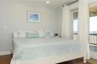 OceanfrontOasis w/Breathtaking Views! Pool w/TikiBar.Hottub.Guesthouse