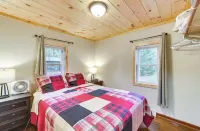 Spacious 3-Bedroom Cabin on Beautiful Blueberry Lake