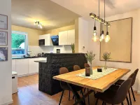 House by the forest with outdoor whirlpool and fireplace Hotels in Stolberg