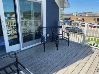 Unique Apartment above Lake Time Brewery in Downtown Clear Lake