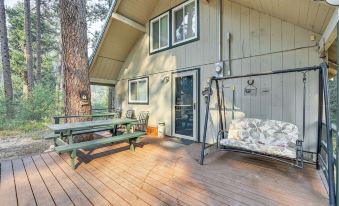 Hillside Hideaway Warm and Cozy Terrace Lakes Cabin