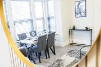 Charming & Well-Lit 2Br City Centre Near High St by Luxiety Stays