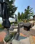 Premier Lakeshore Retreat