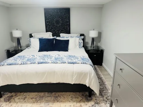 Your Perfect Getaway Between Farmingdale & Amityville