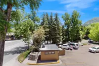 Aspen Mountain Lodge - parking
