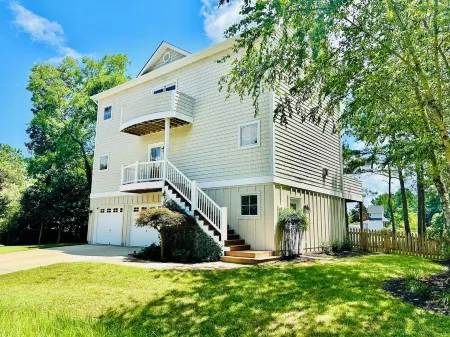 Charming Waterfront 3-bedroom house in Piney Point