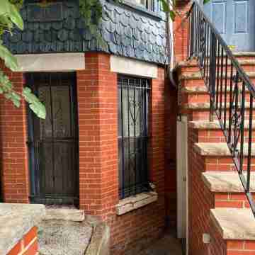 2-bedroom garden apartment in Town house in Jersey City with AC, WiFi Others