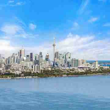 Upscale Penthouse with breathtaking unobstructed views Others