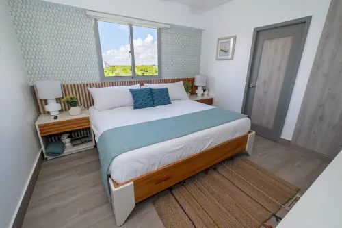 New, comfortable family - sized apartment, wifi, pool, gym near playa Juan Dolio