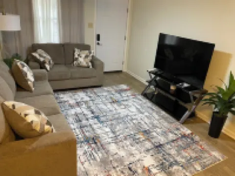 Embrace Peaceful Luxury in a Contemporary Escape 海伍德縣酒店